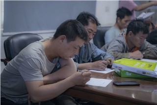 朝陽(yáng)集團(tuán)開(kāi)展行車(chē)和有限作業(yè)空間安全操作培訓(xùn)、道路交通安全培訓(xùn)